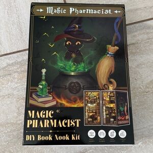 New Magic Pharmacist‎ DIY Book Nook Kit